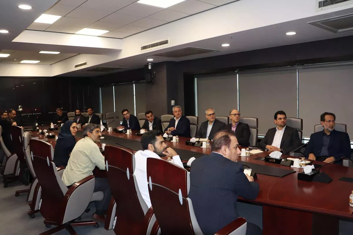 نشست خبری در فرابورس برای عرضه سهام منجیل - روز دوم 9