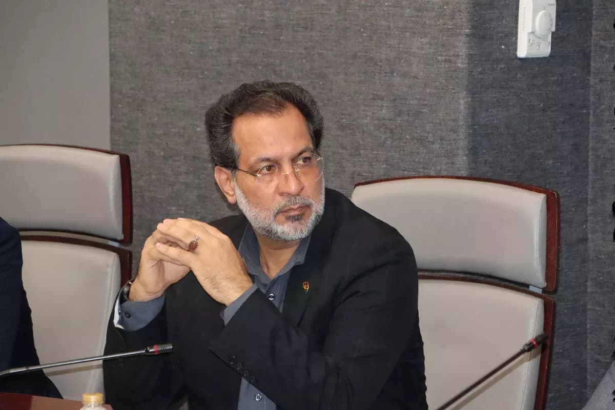 نشست خبری در فرابورس برای عرضه سهام منجیل 10
