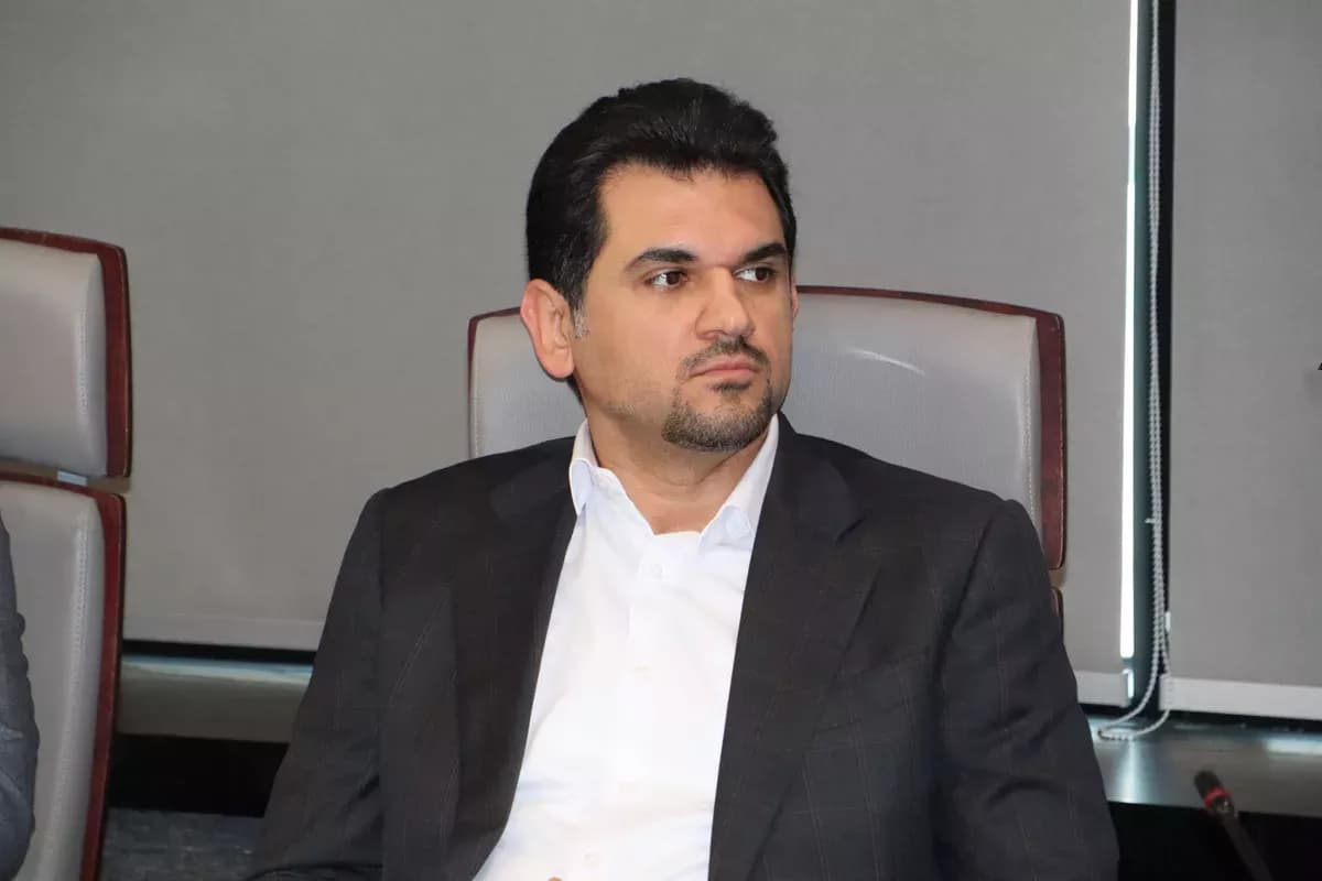 نشست خبری در فرابورس برای عرضه سهام منجیل 8