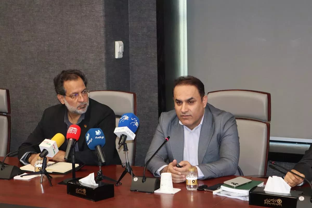 نشست خبری در فرابورس برای عرضه سهام منجیل 6
