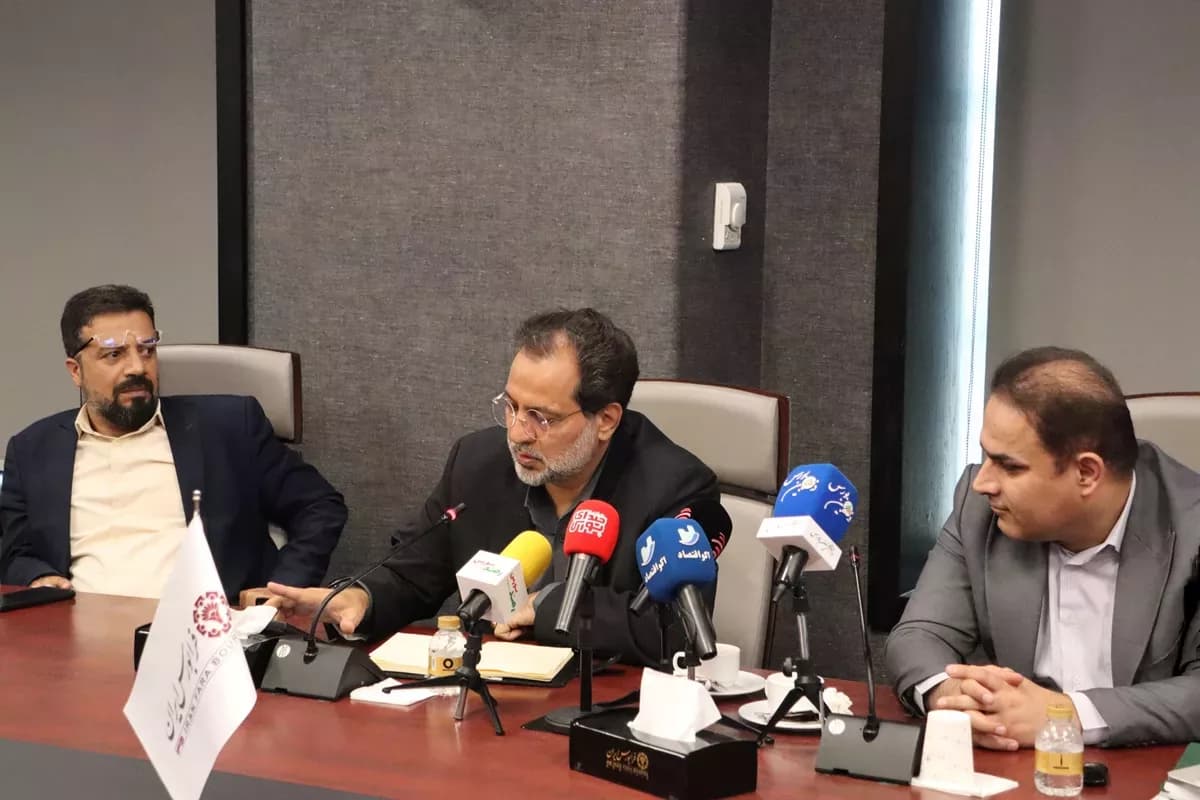 نشست خبری در فرابورس برای عرضه سهام منجیل 3